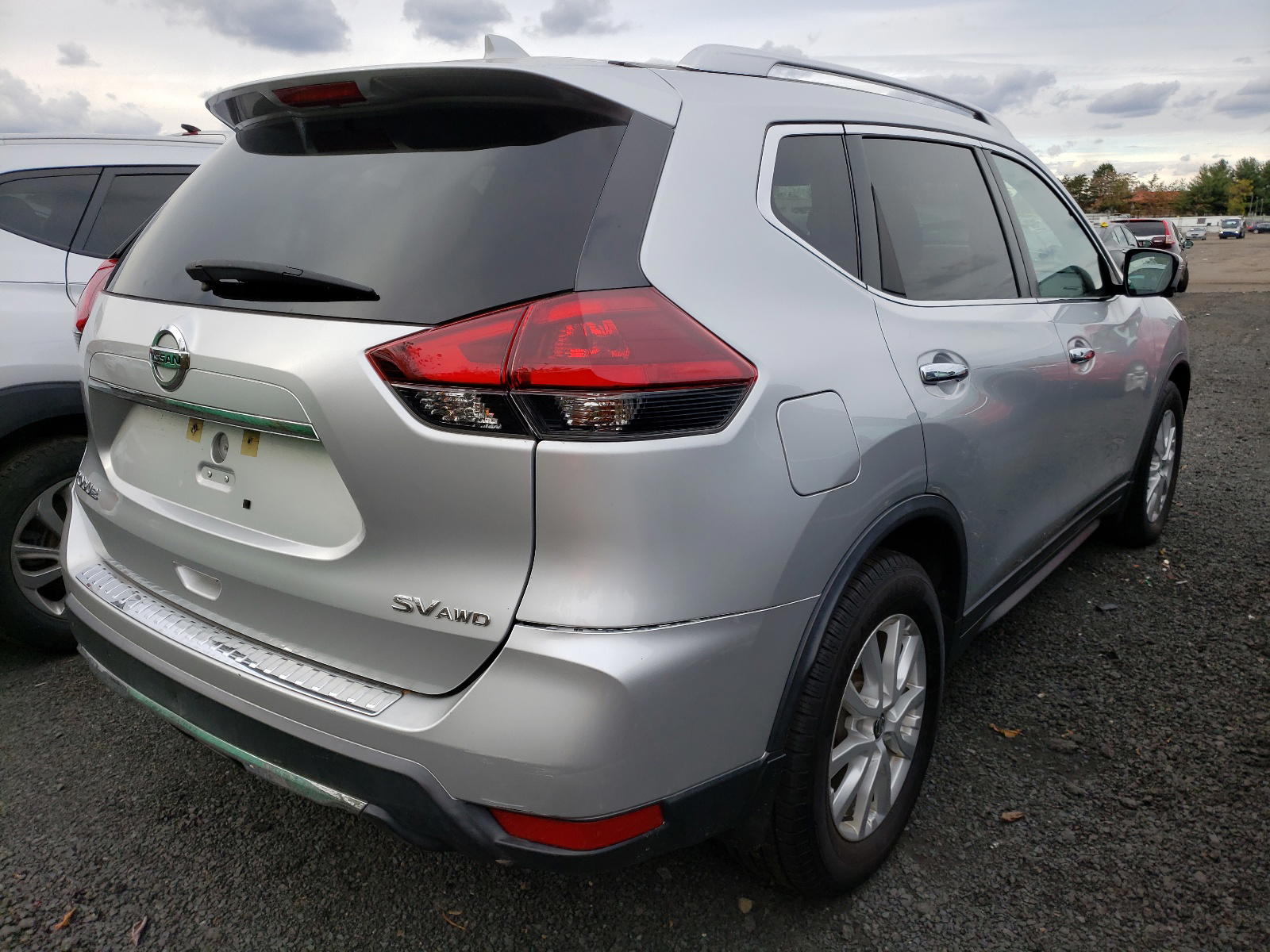 Photo 4 from auction – 2018 NISSAN ROGUE S with VIN KNMAT2MV4JP584764