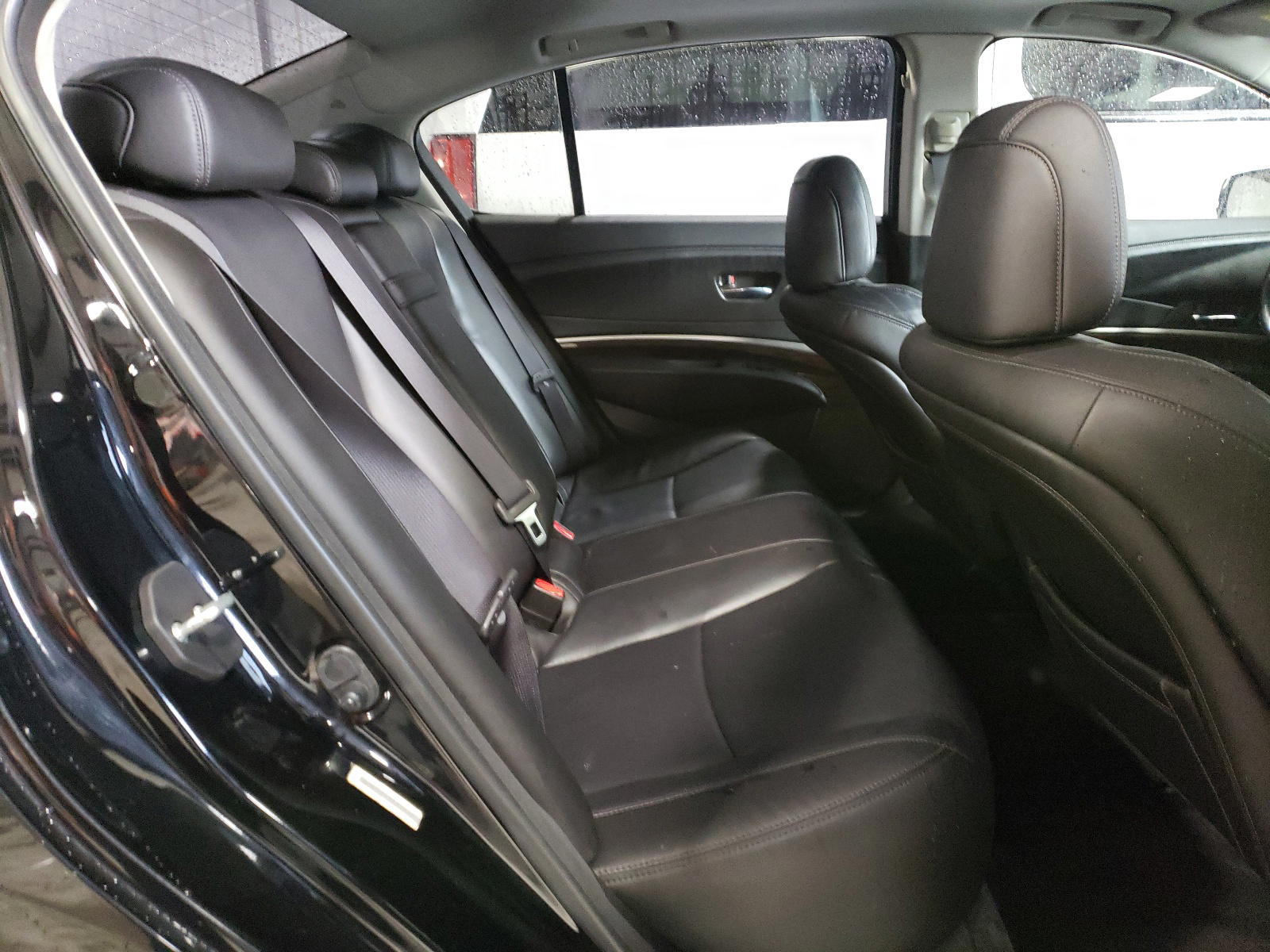 Photo 6 from auction – 2015 ACURA RLX TECH with VIN JH4KC1F52FC000645