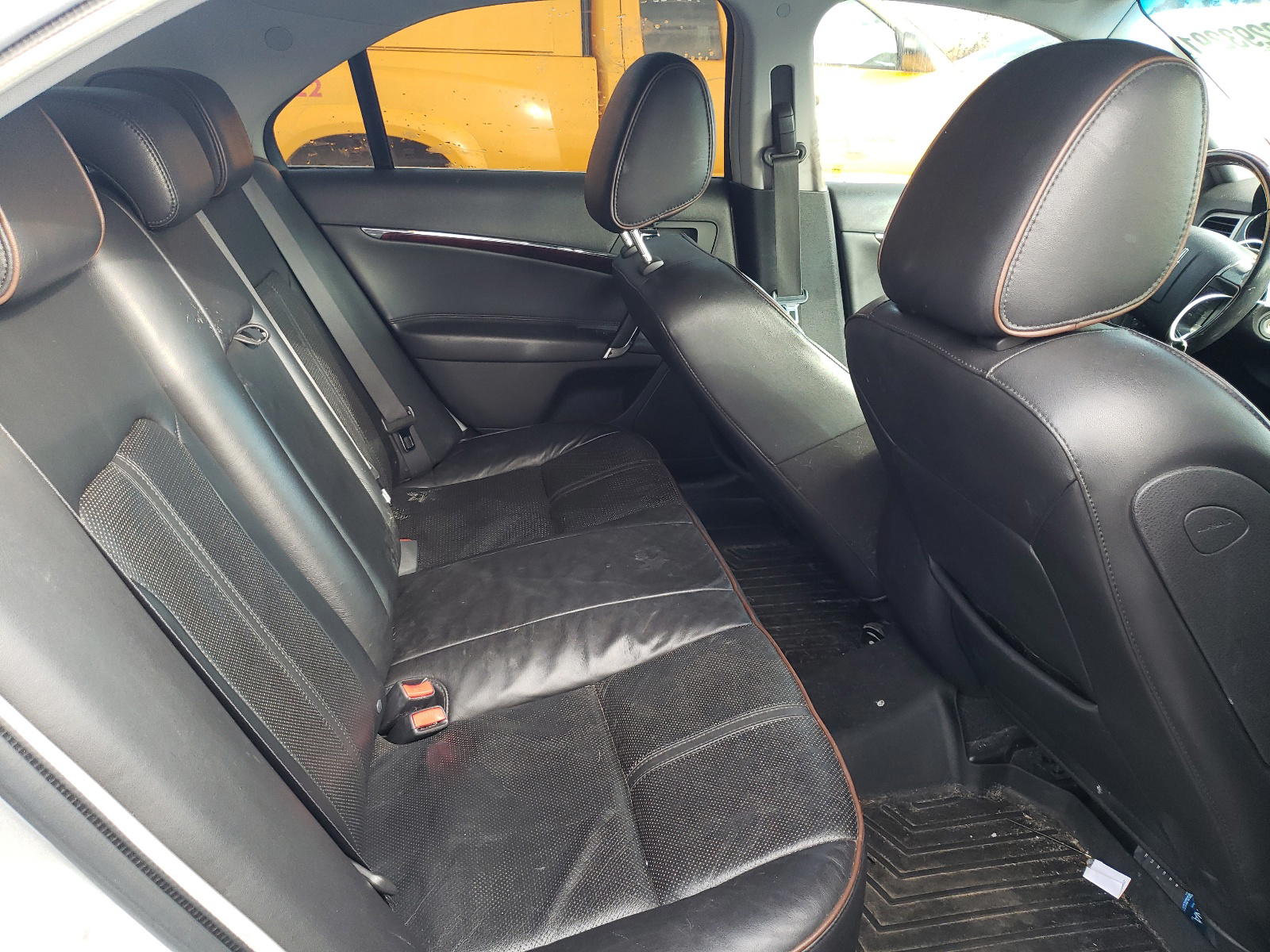 Photo 6 from auction – 2010 LINCOLN MKZ with VIN 3LNHL2GC3AR609618
