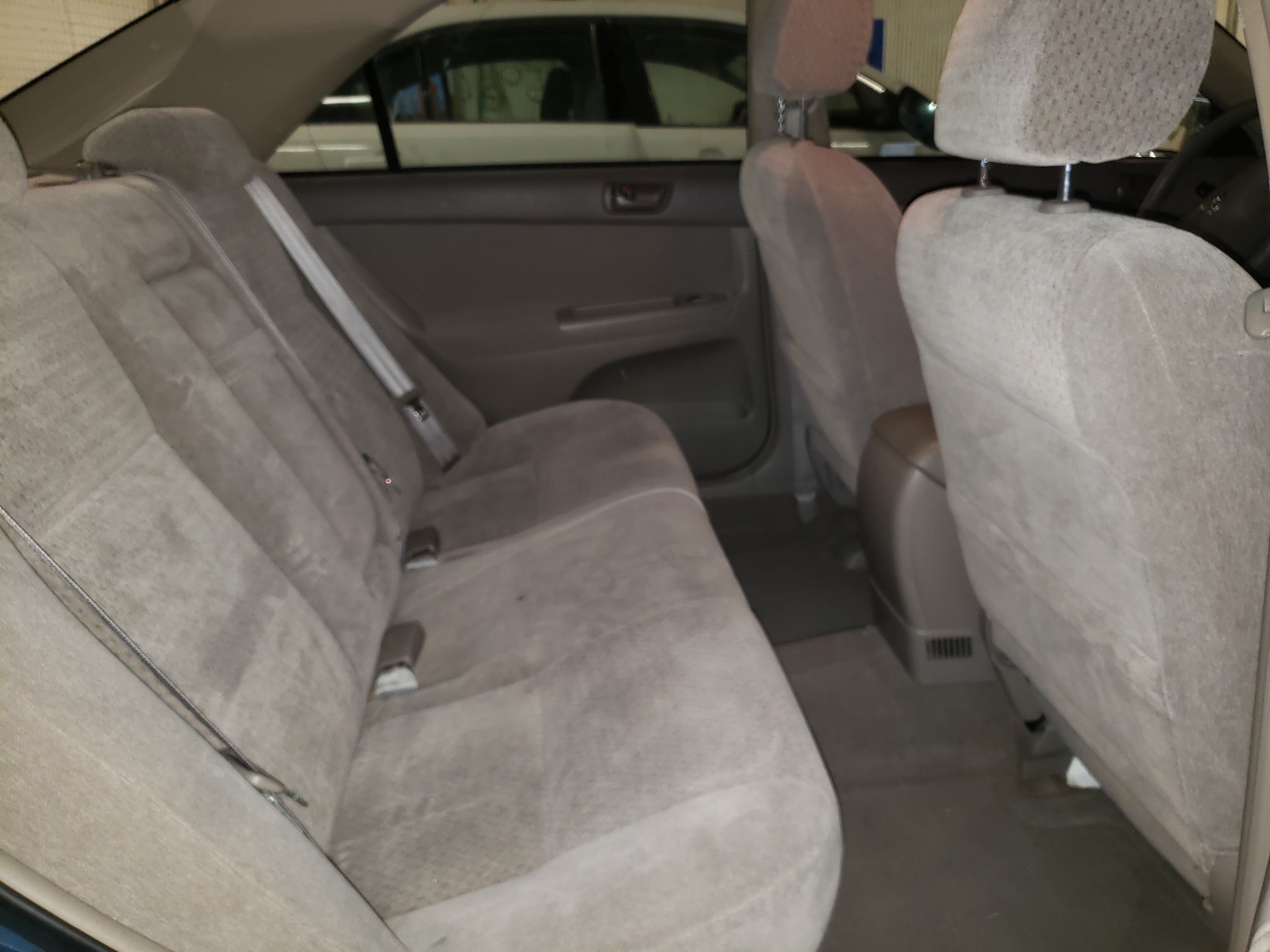 Photo 6 from auction – 2003 TOYOTA CAMRY LE with VIN 4T1BE32K73U677467