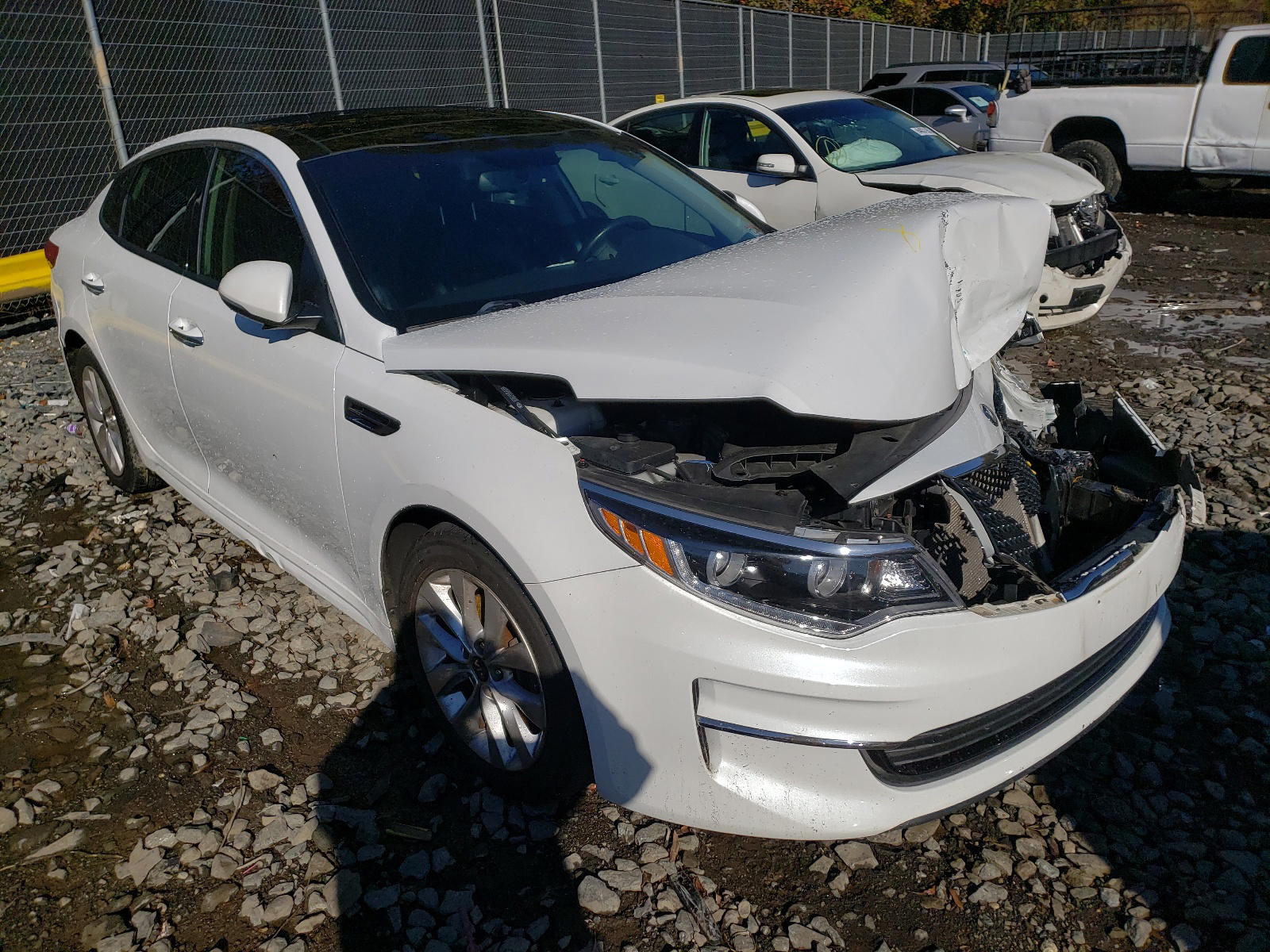 KIA OPTIMA EX 2016 with VIN 5XXGU4L37GG091972 - Photo from auction