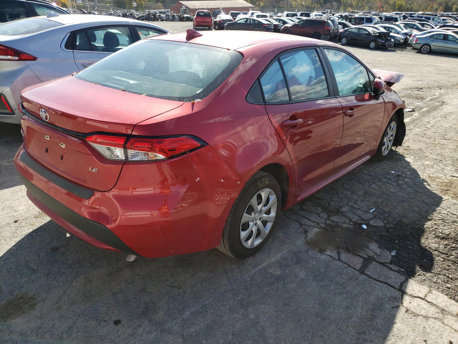 Photo 4 from auction – 2020 TOYOTA COROLLA LE with VIN 5YFEPRAE6LP080401