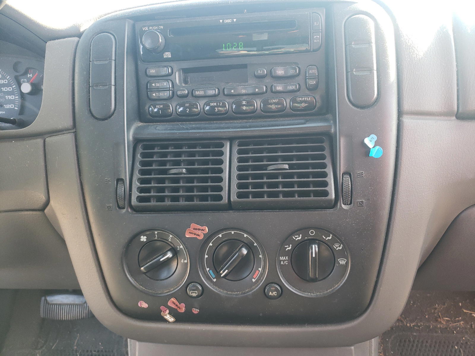Photo 9 from auction – 2003 FORD EXPLORER X with VIN 1FMZU62K33ZB05835