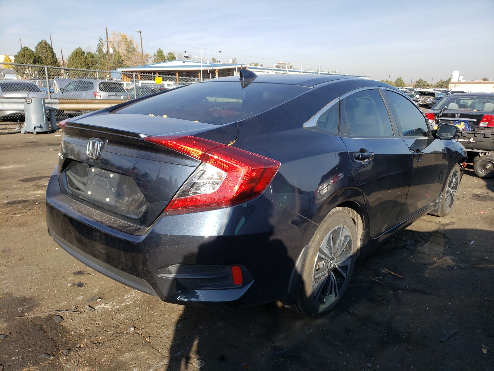 Photo 4 from auction – 2018 HONDA CIVIC EXL with VIN JHMFC1F74JX018388