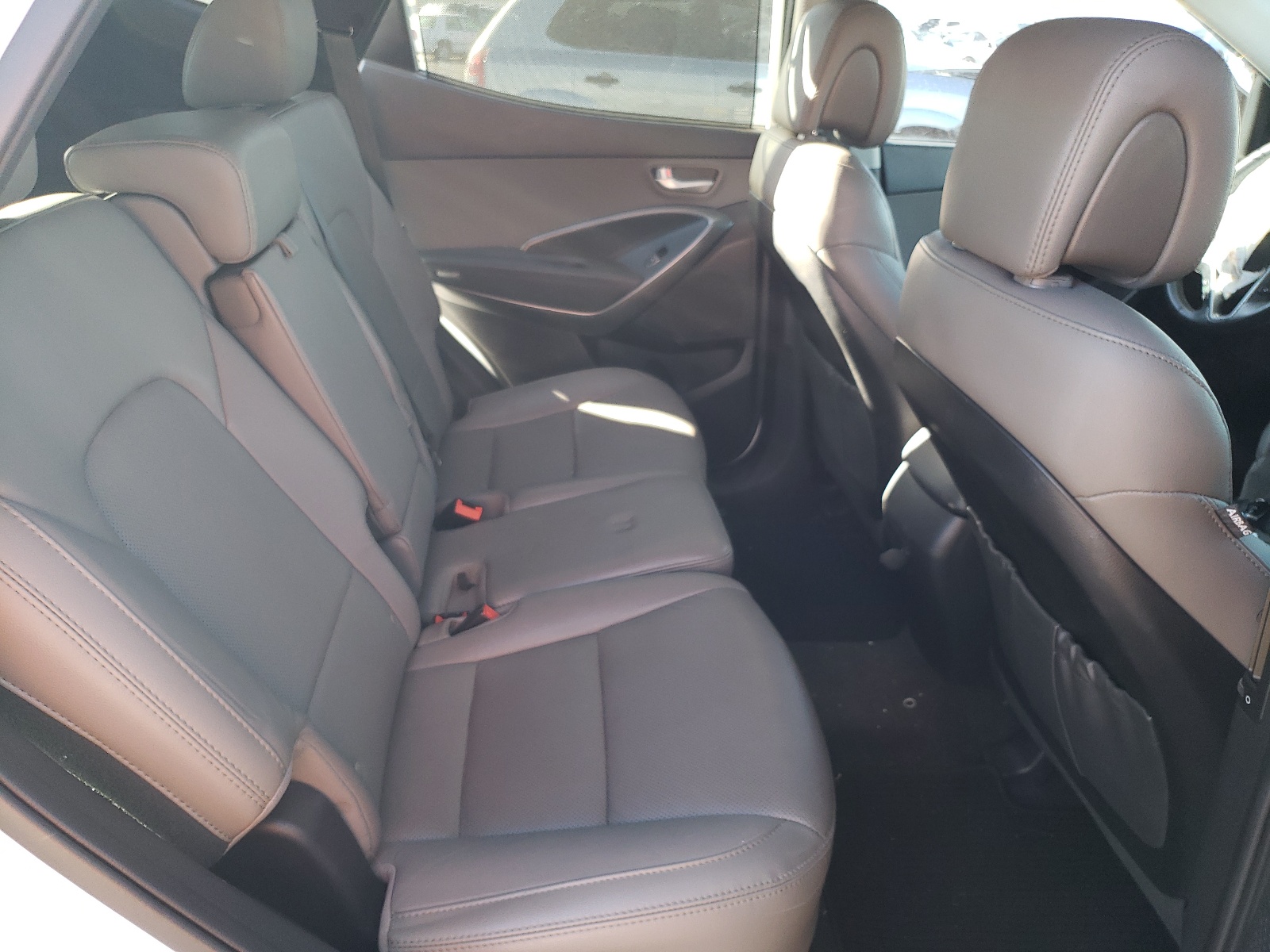 Photo 6 from auction – 2017 HYUNDAI SANTA FE S with VIN 5NMZU3LB1HH042053