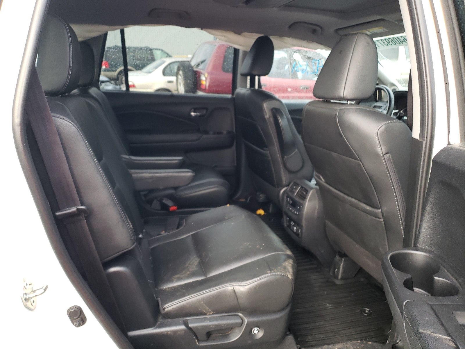 Photo 6 from auction – 2019 HONDA PILOT TOUR with VIN 5FNYF6H62KB062226