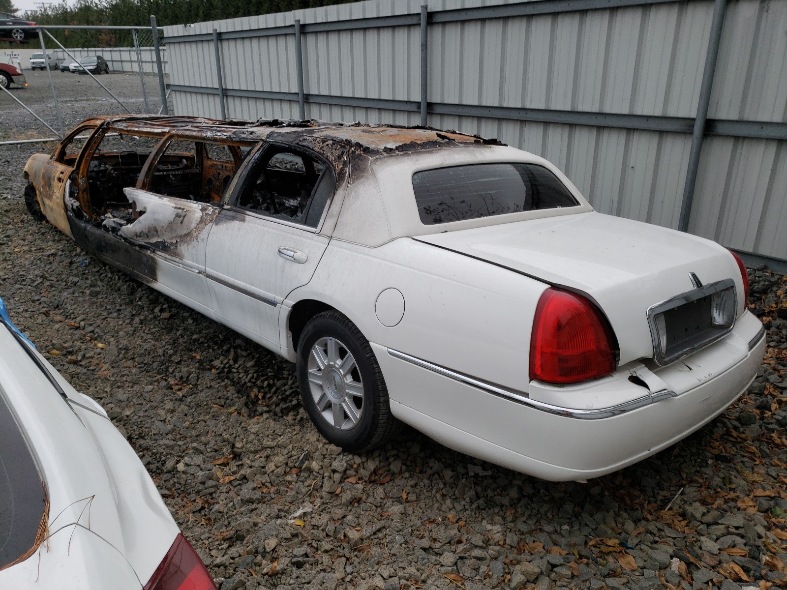 Photo 3 from auction – 2008 LINCOLN TOWN CAR E with VIN 2L1FM88W88X659539