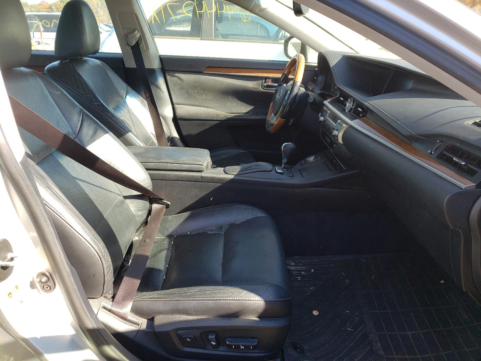 Photo 5 from auction – 2013 LEXUS ES 300H with VIN JTHBW1GG4D2008725