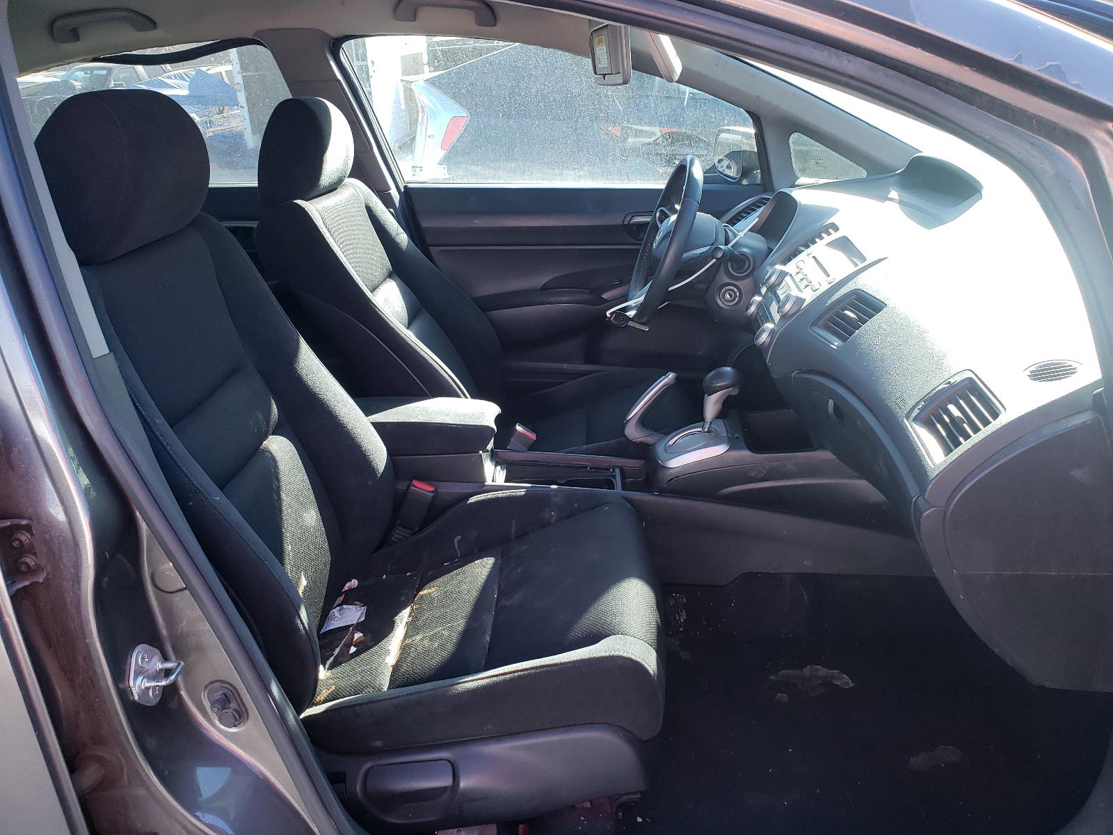 Photo 5 from auction – 2010 HONDA CIVIC LX-S with VIN 19XFA1F6XAE047893