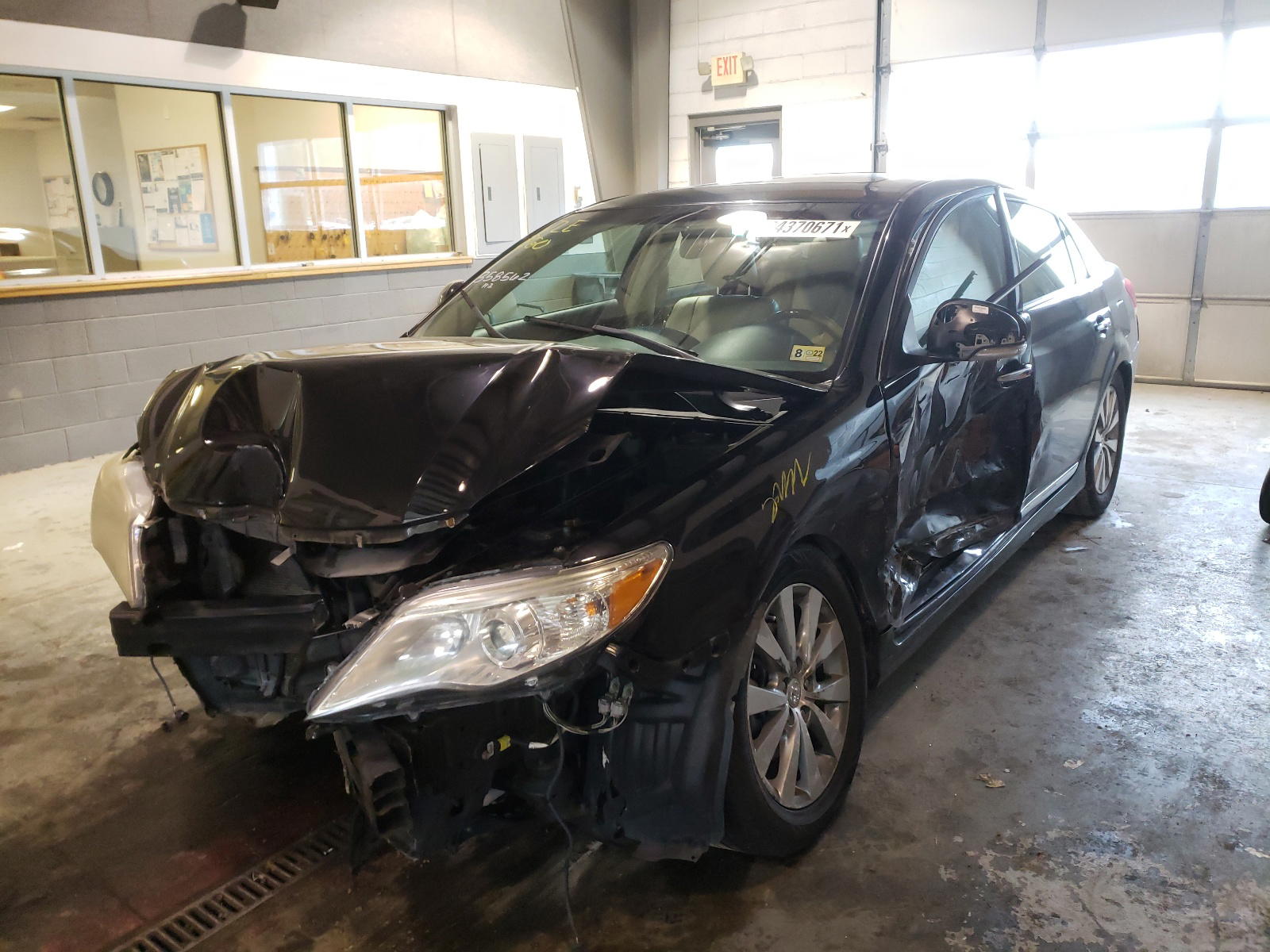 Photo 2 from auction – 2011 TOYOTA AVALON BAS with VIN 4T1BK3DB3BU400402