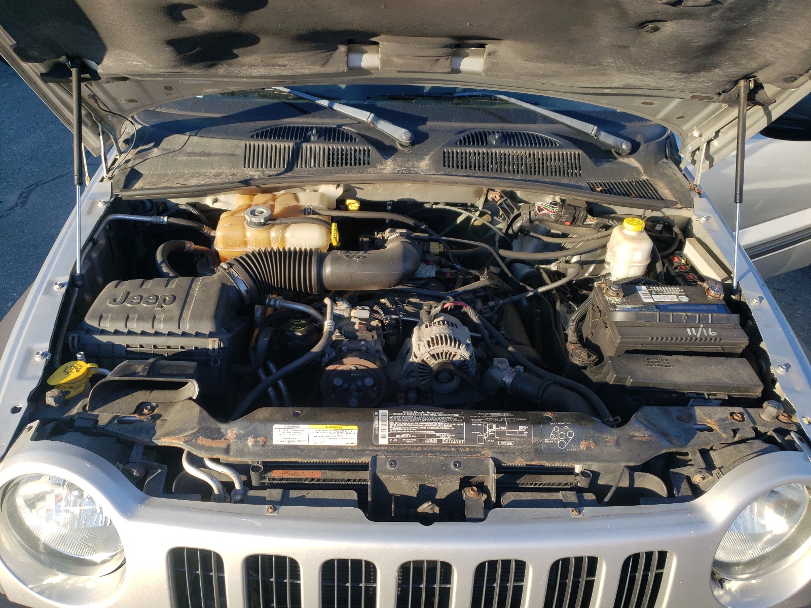Photo 7 from auction – 2004 JEEP LIBERTY SP with VIN 1J4GL48K44W281509