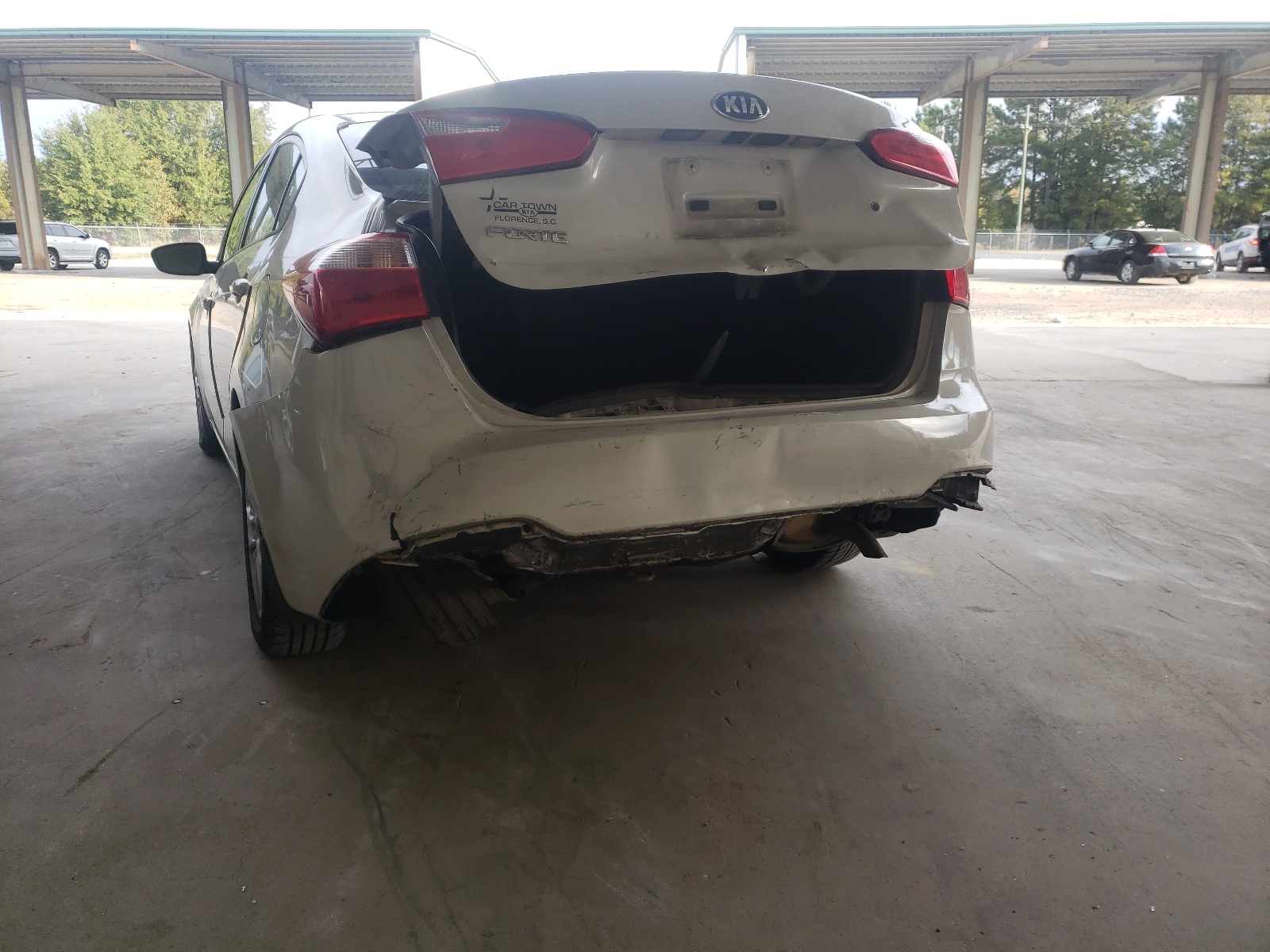 Zdjęcie 9 z aukcji – 2015 KIA FORTE LX z VIN KNAFK4A68F5409547