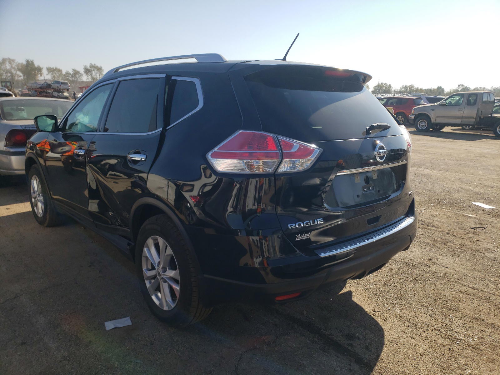 Photo 3 from auction – 2015 NISSAN ROGUE S with VIN KNMAT2MT8FP562563