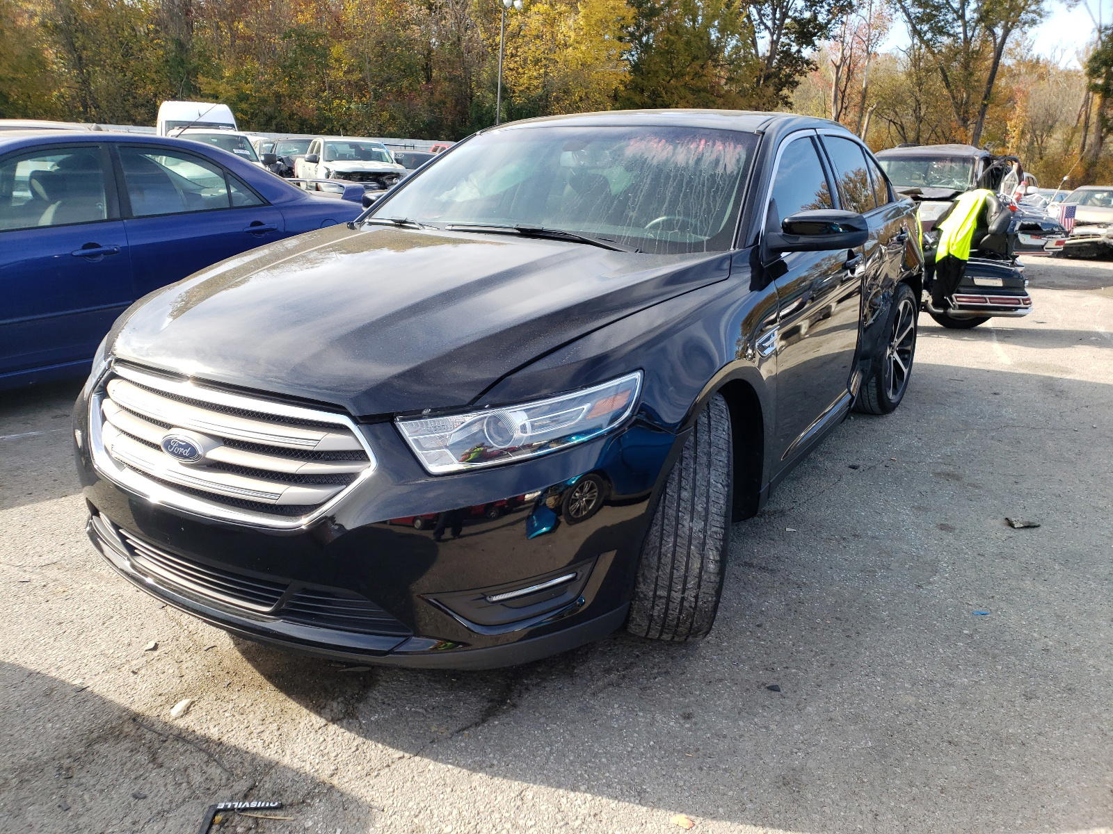 Photo 2 from auction – 2016 FORD TAURUS SEL with VIN 1FAHP2E88GG153581