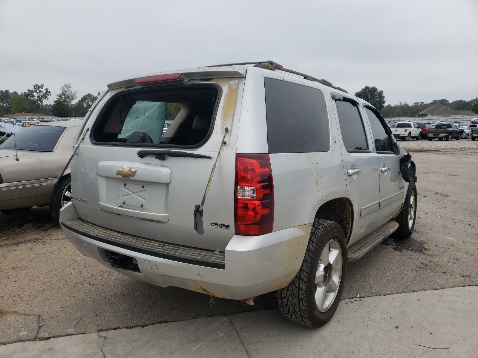 Photo 4 from auction – 2011 CHEVROLET TAHOE C150 with VIN 1GNSCBE0XBR355316