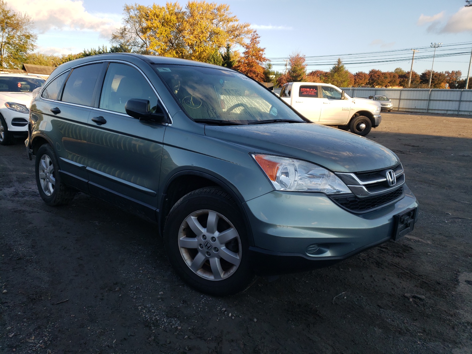 Photo 1 from auction – 2011 HONDA CR-V SE with VIN 5J6RE4H40BL107438