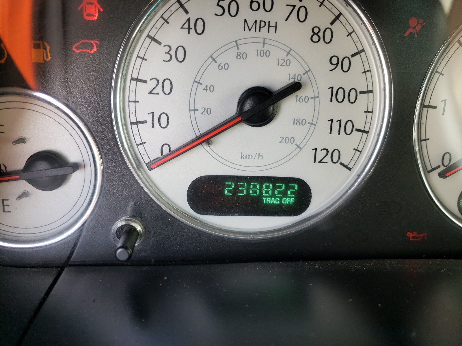 Photo 8 from auction – 2005 CHRYSLER TOWN & COU with VIN 2C4GP64L95R322103