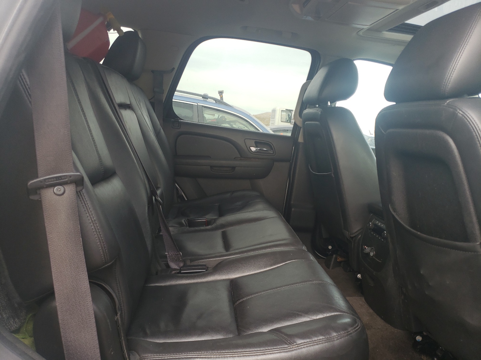 Photo 6 from auction – 2013 CHEVROLET TAHOE with VIN 1GNSKBE01DR148478