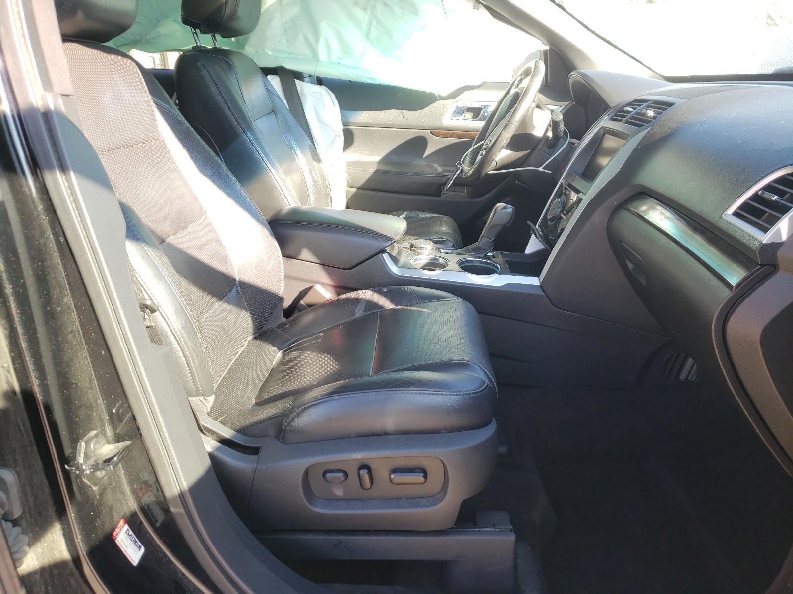Photo 5 from auction – 2012 FORD EXPLORER L with VIN 1FMHK8F89CGA57782