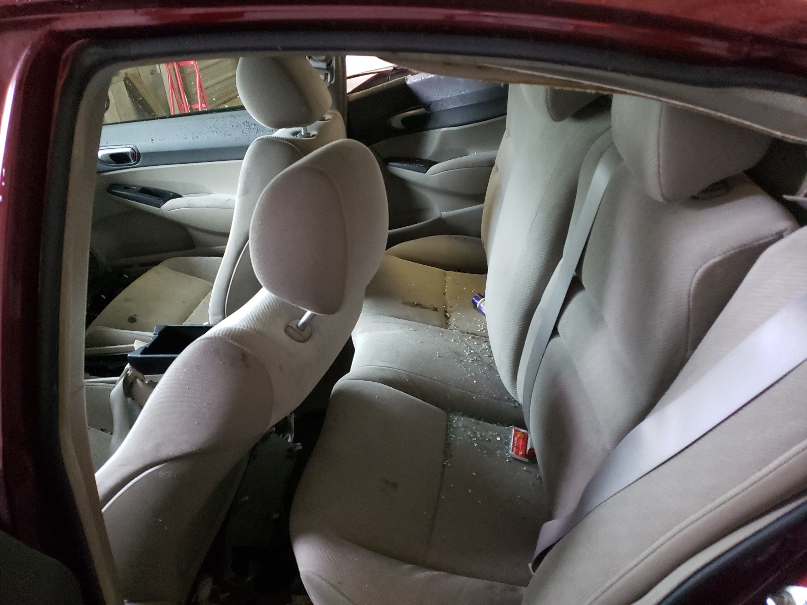 Photo 6 from auction – 2011 HONDA CIVIC LX with VIN 19XFA1F51BE005217