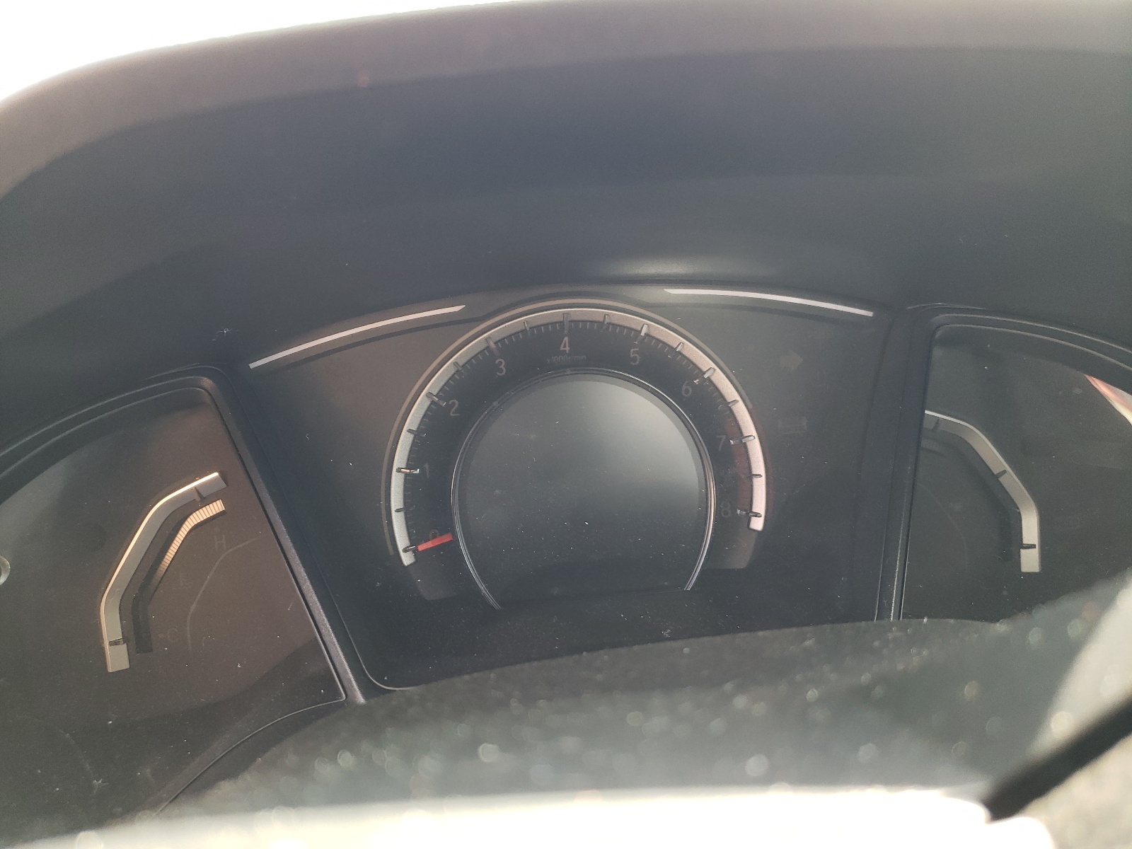 Photo 8 from auction – 2018 HONDA CIVIC LX with VIN 2HGFC2F52JH520800