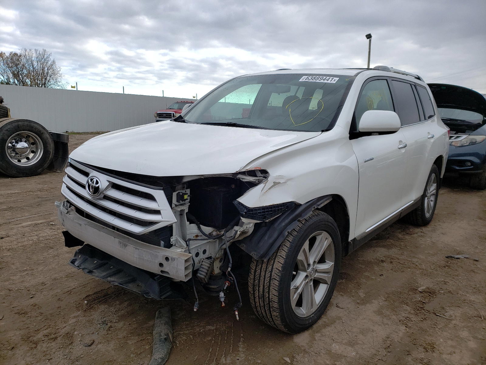 Photo 2 from auction – 2013 TOYOTA HIGHLANDER with VIN 5TDDK3EH3DS225348