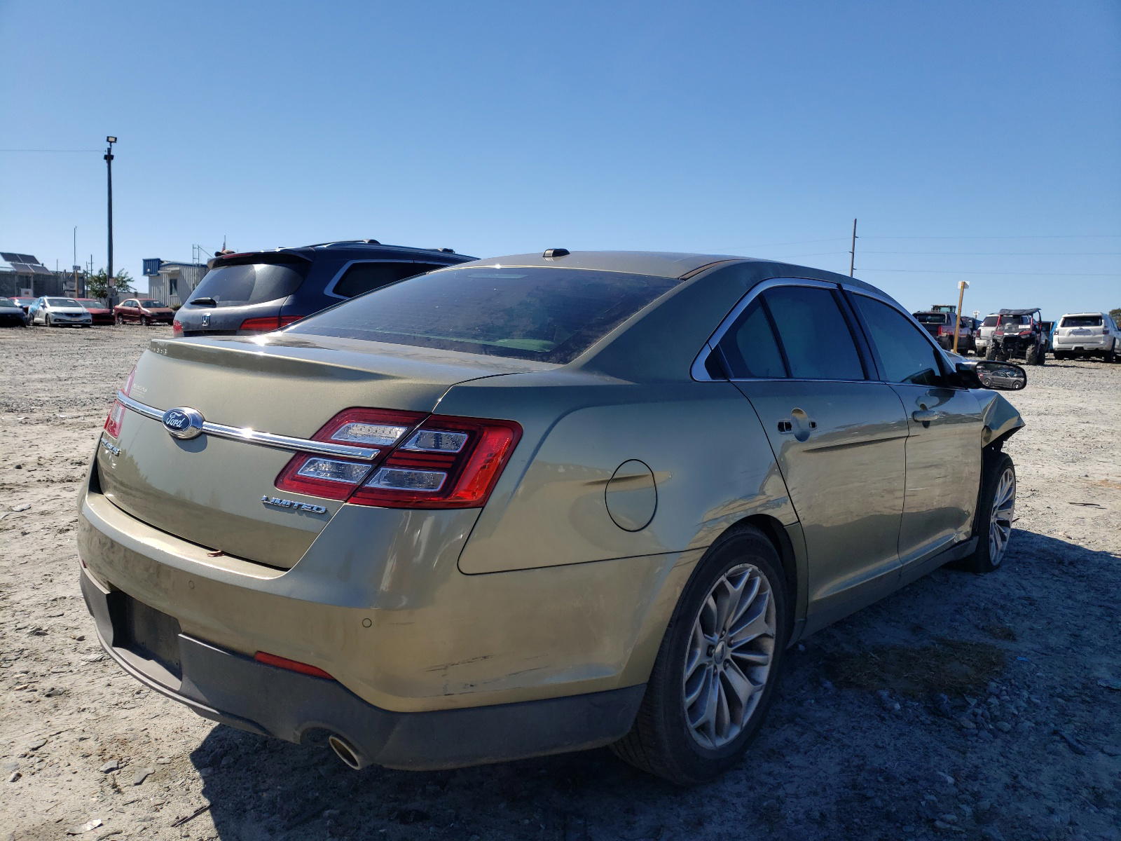 Photo 4 from auction – 2013 FORD TAURUS LIM with VIN 1FAHP2F8XDG226007