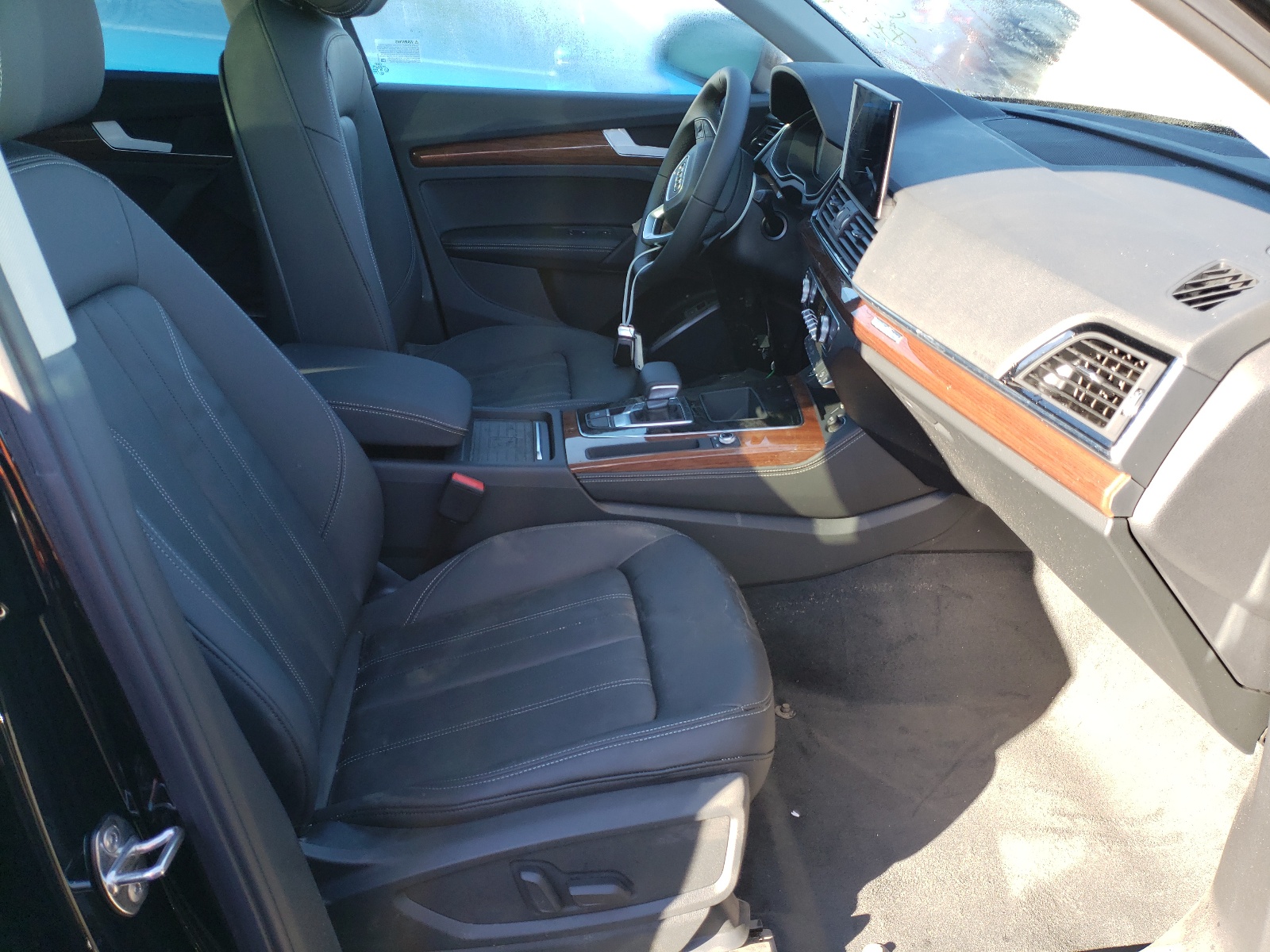Photo 5 from auction – 2021 AUDI Q5 PREMIUM with VIN WA1BAAFY0M2136934