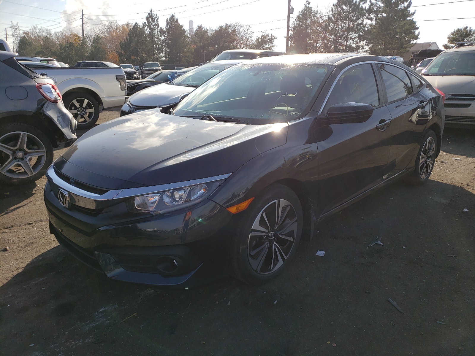 Photo 2 from auction – 2018 HONDA CIVIC EXL with VIN JHMFC1F74JX018388