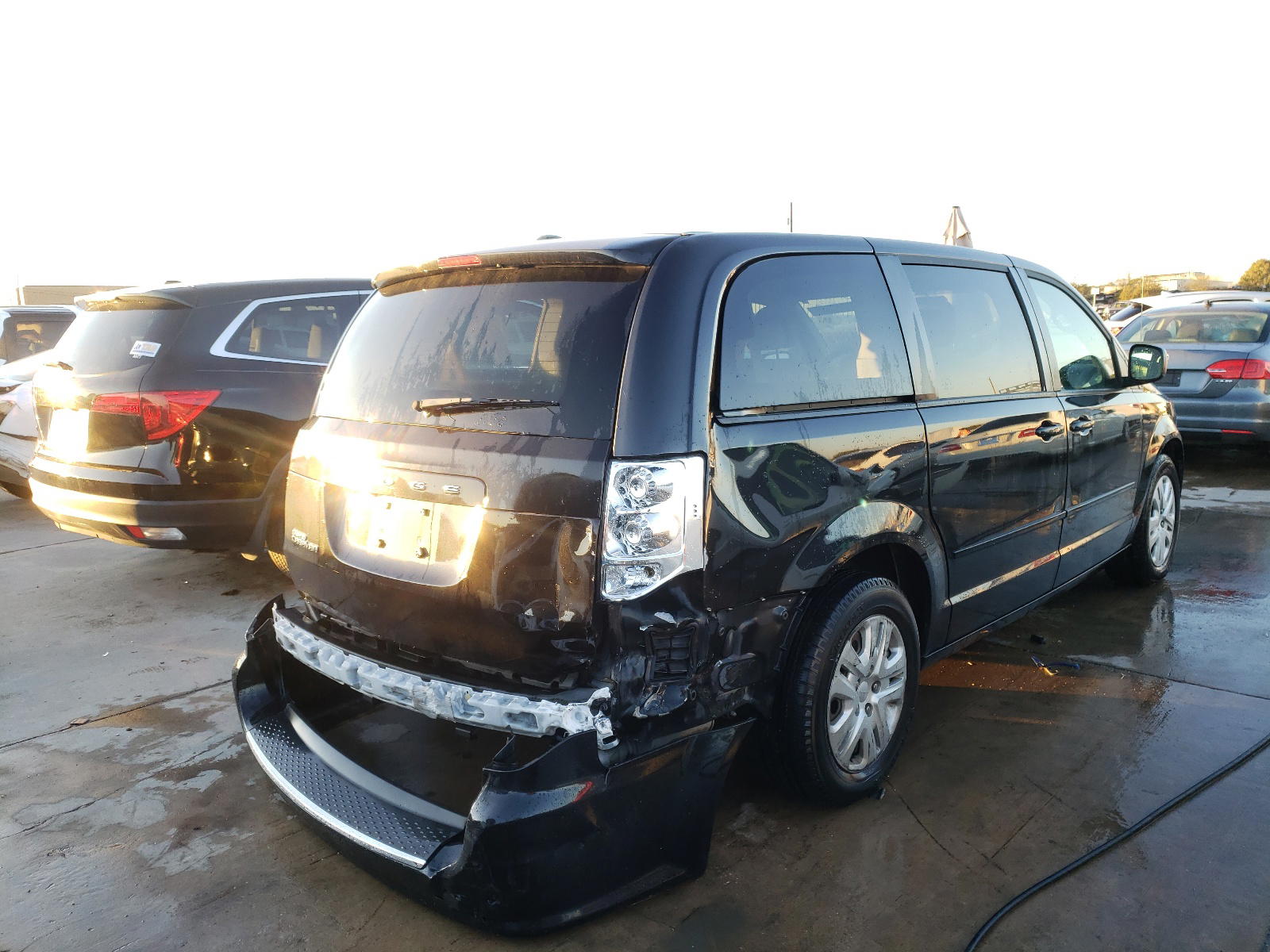 Photo 4 from auction – 2017 DODGE GRAND CARA with VIN 2C4RDGBG8HR694503