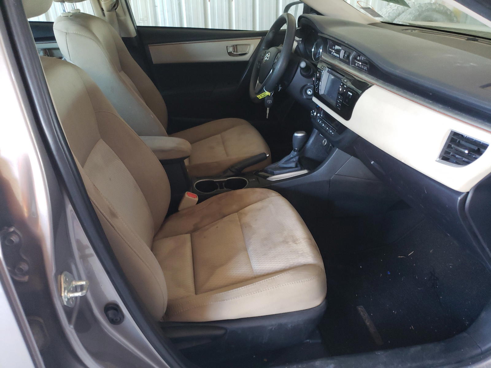 Photo 5 from auction – 2016 TOYOTA COROLLA L with VIN 5YFBURHEXGP377582
