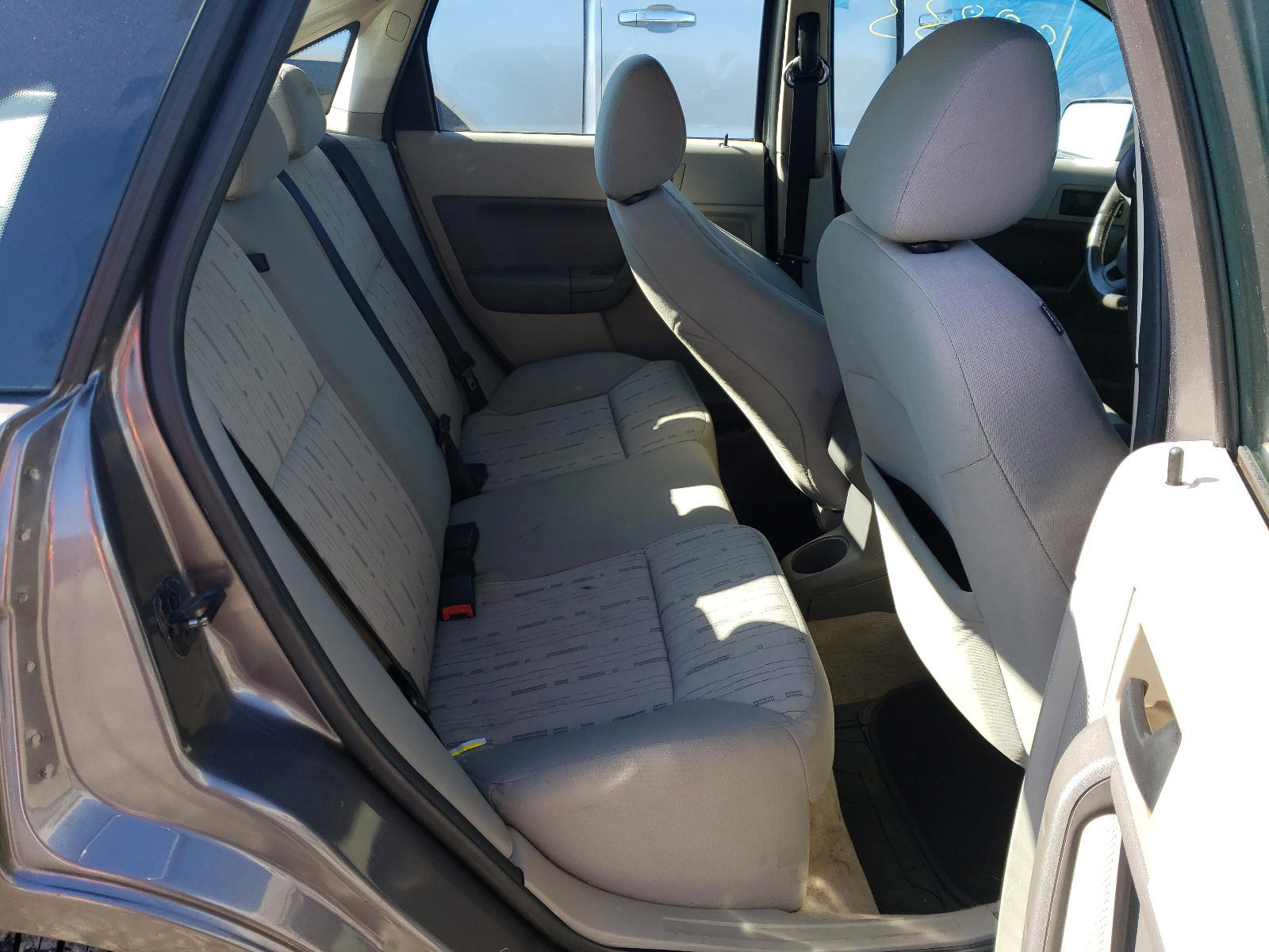 Photo 6 from auction – 2011 FORD FOCUS SE with VIN 1FAHP3FN0BW178161