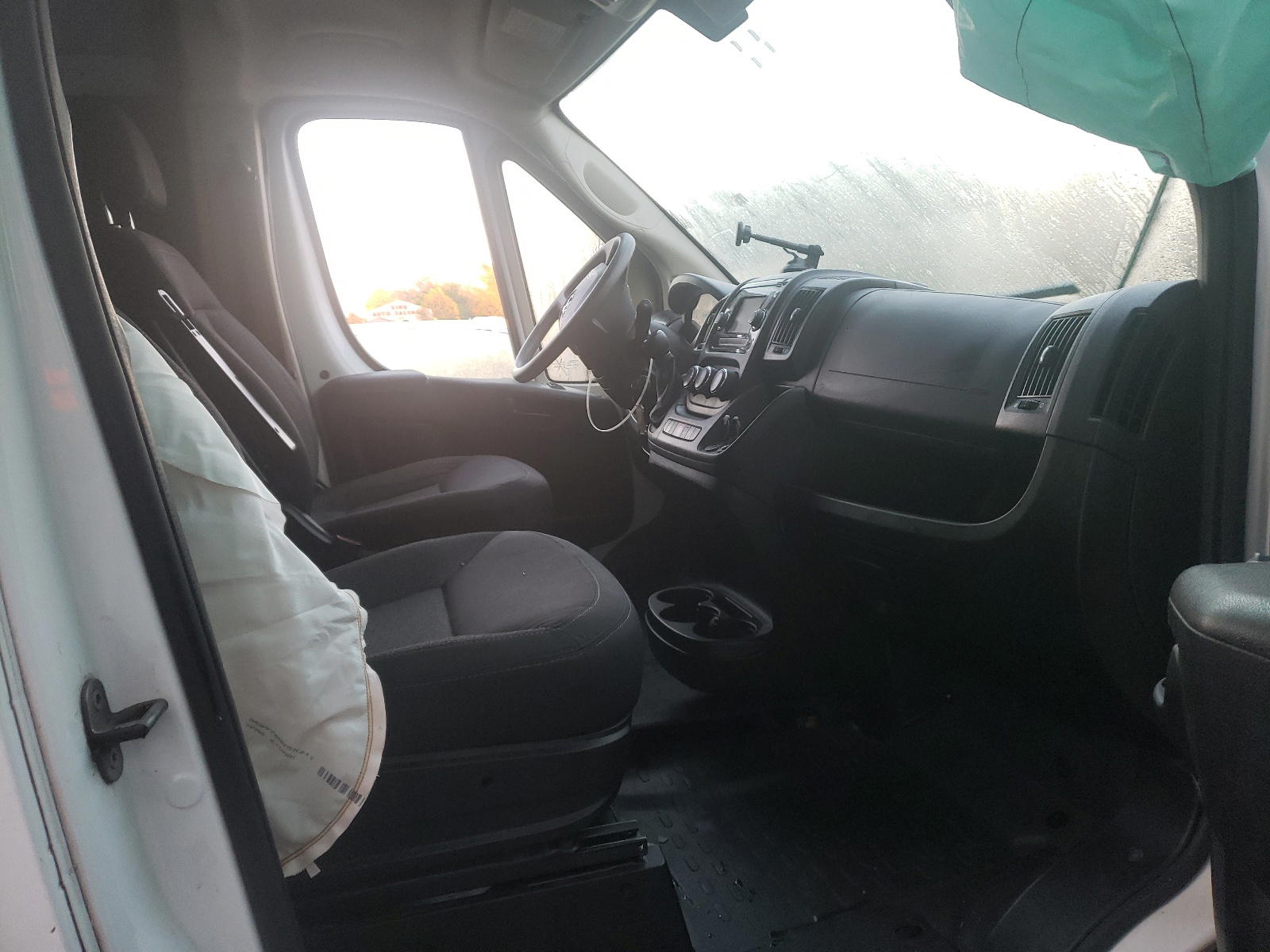 Photo 5 from auction – 2019 RAM PROMASTER with VIN 3C6TRVBG2KE547704