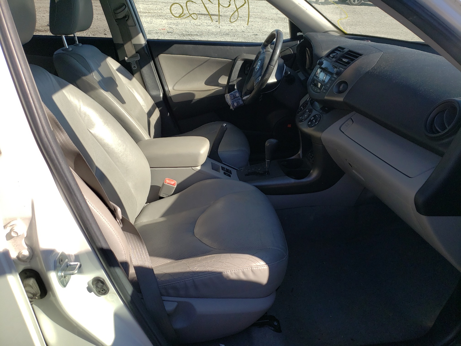 Photo 5 from auction – 2011 TOYOTA RAV4 4D 4W with VIN 2T3DF4DV5BW108707