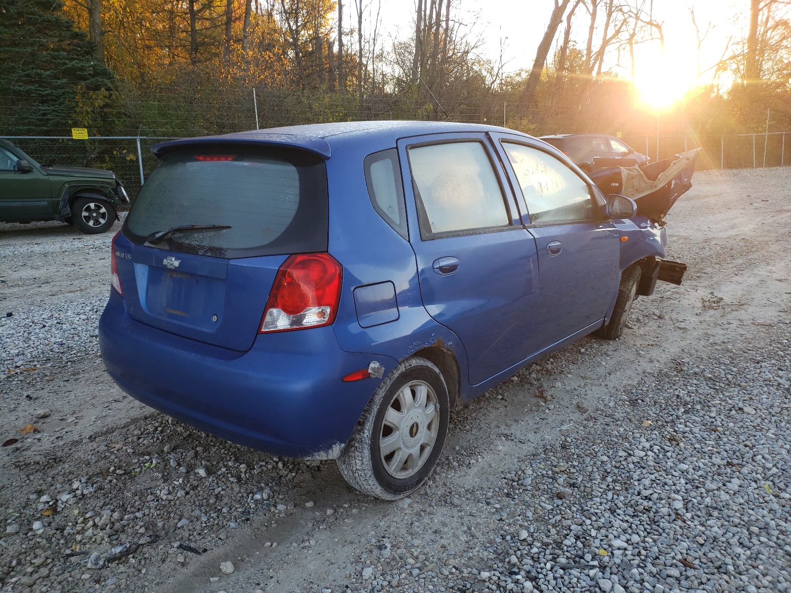 Photo 4 from auction – 2004 CHEVROLET AVEO LS with VIN KL1TJ62674B150851