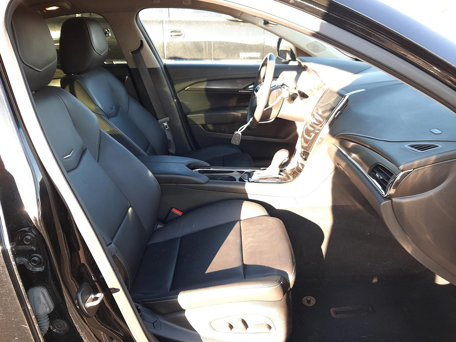 Photo 5 from auction – 2017 CADILLAC ATS with VIN 1G6AA5RX5H0190570
