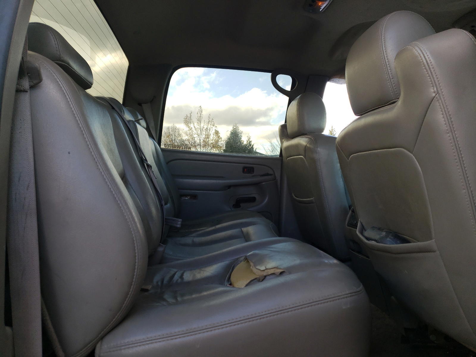 Photo 6 from auction – 2004 CHEVROLET SILVERADO with VIN 1GCHK232X4F261225