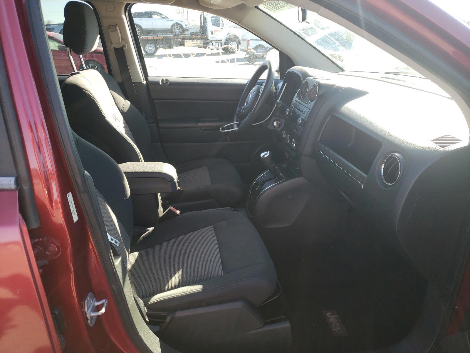 Photo 5 from auction – 2011 JEEP COMPASS SP with VIN 1J4NT1FB9BD189295
