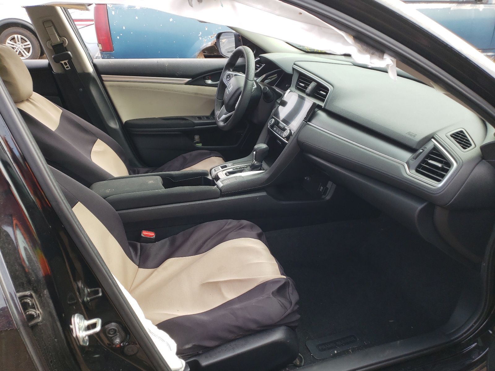 Photo 5 from auction – 2018 HONDA CIVIC EX with VIN 2HGFC2F70JH603501
