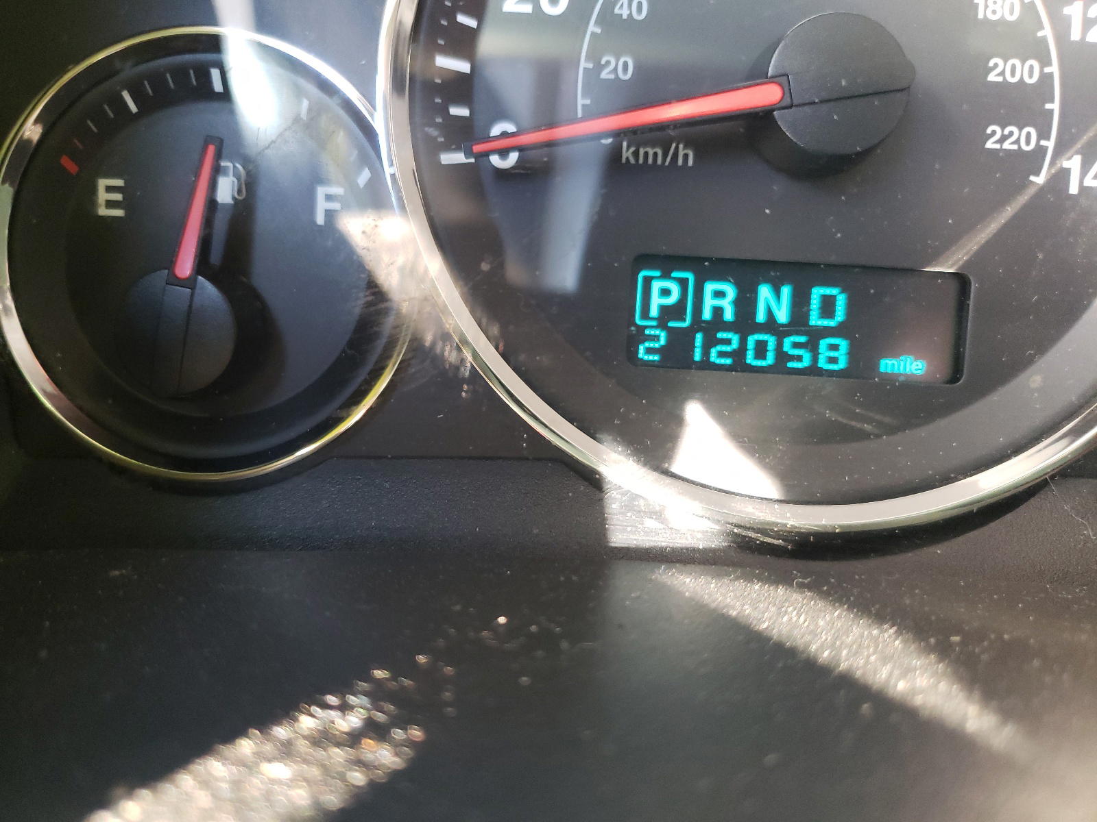 Photo 8 from auction – 2006 JEEP COMMANDER with VIN 1J8HG58206C215475