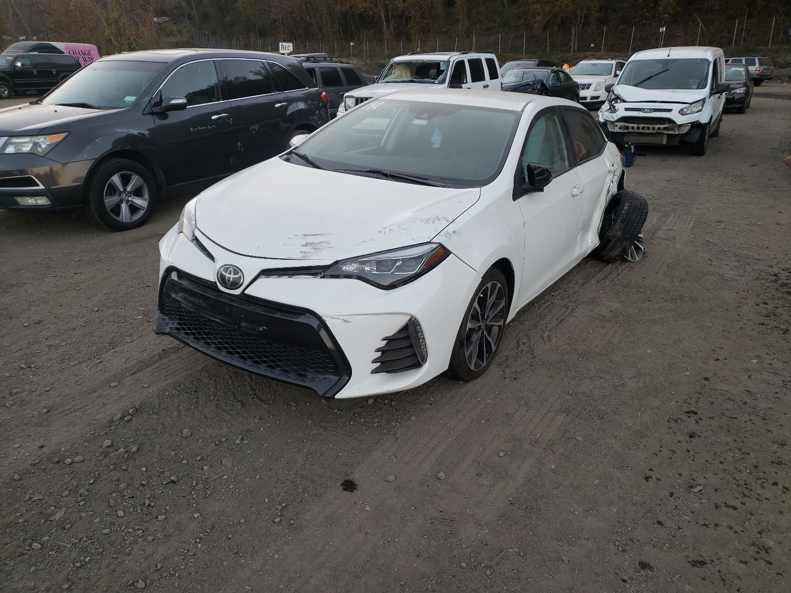 Photo 2 from auction – 2017 TOYOTA COROLLA L with VIN 5YFBURHE6HP638613