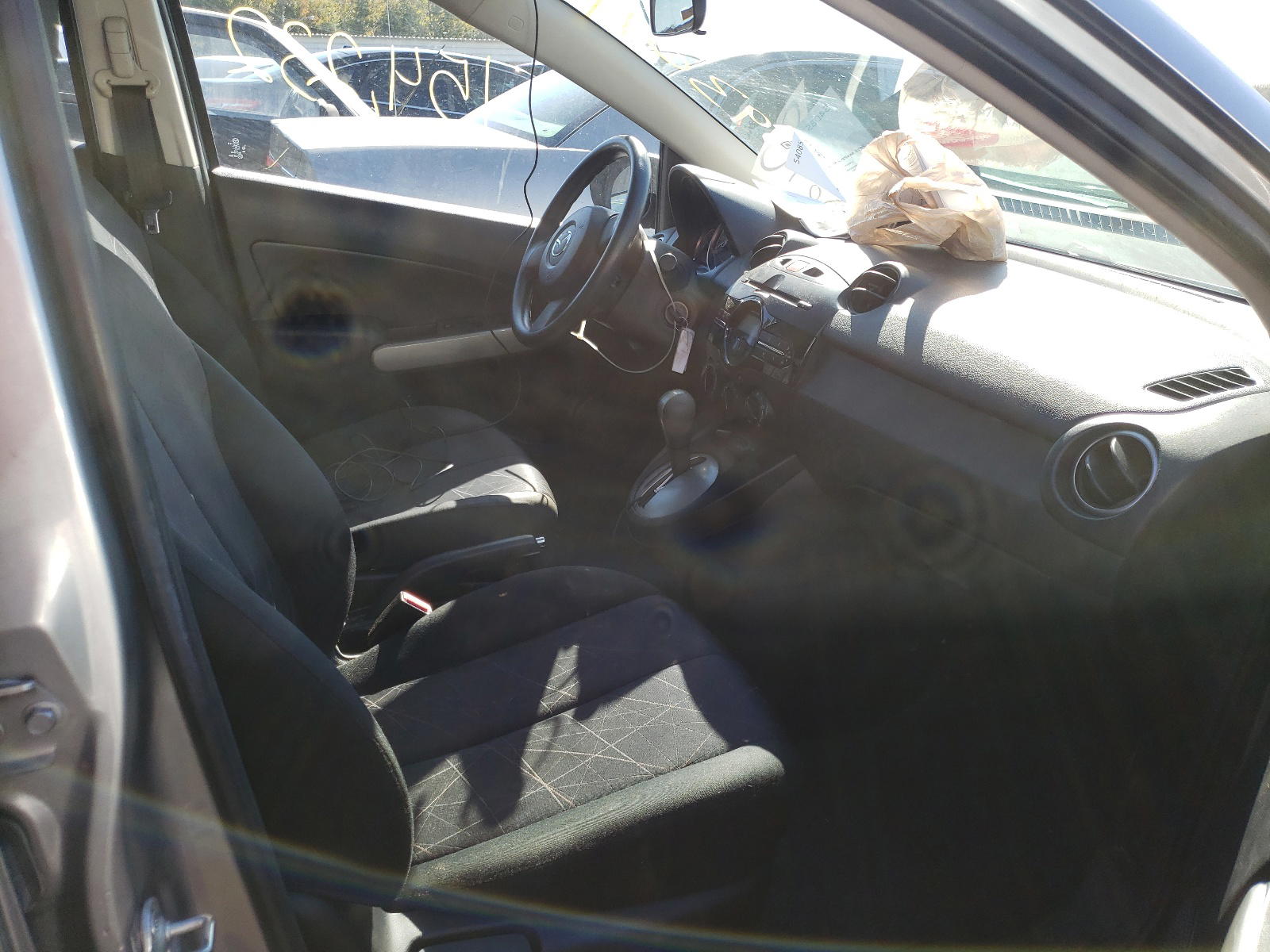 Photo 5 from auction – 2013 MAZDA MAZDA2 with VIN JM1DE1KZ2D0167681