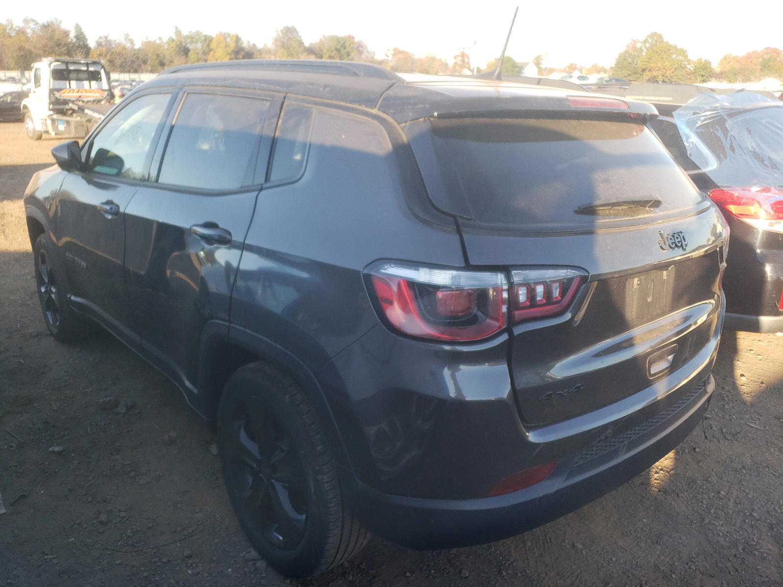 Photo 3 from auction – 2019 JEEP COMPASS LA with VIN 3C4NJDBB0KT682991