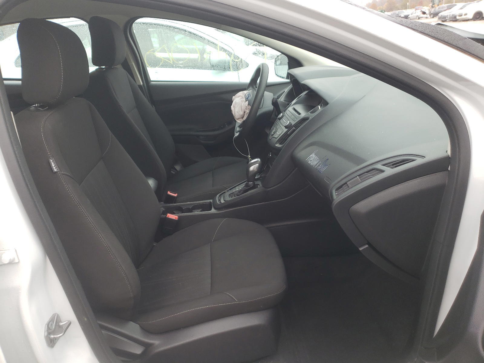 Photo 5 from auction – 2015 FORD FOCUS SE with VIN 1FADP3F2XFL210660