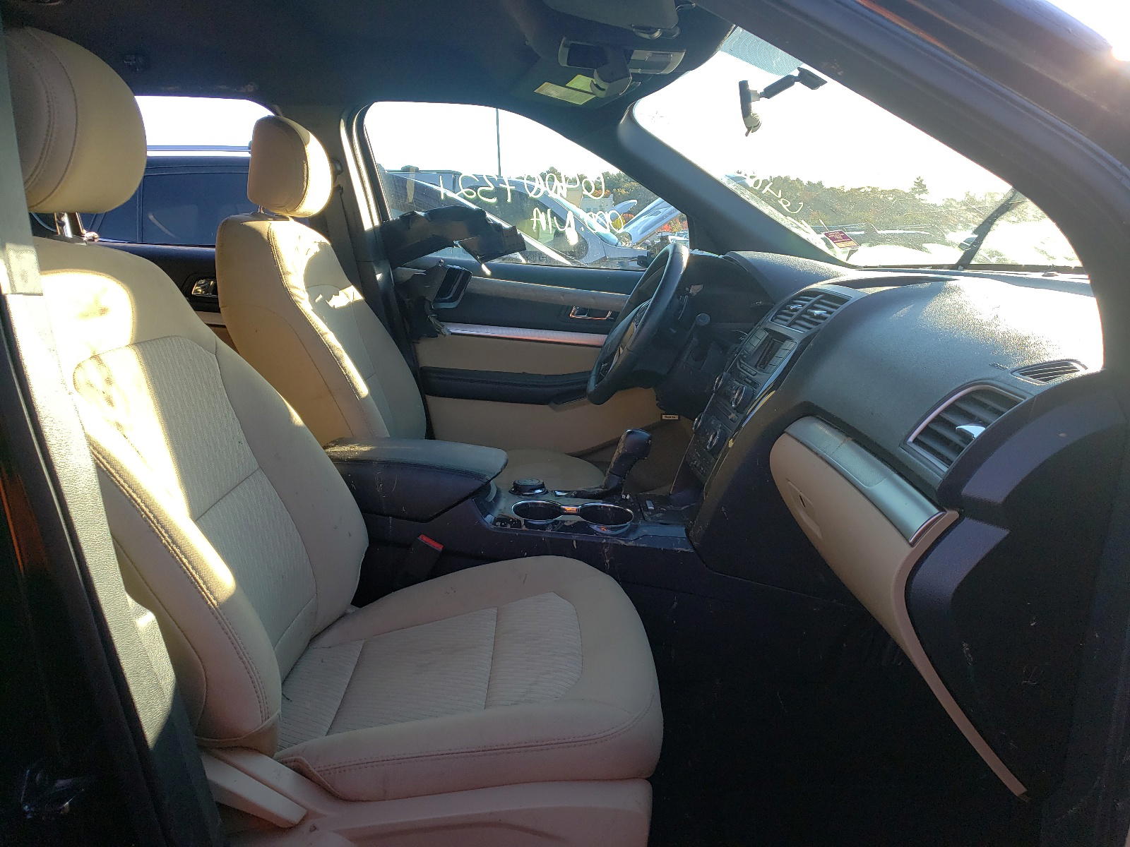 Photo 5 from auction – 2017 FORD EXPLORER with VIN 1FM5K8B84HGC81767