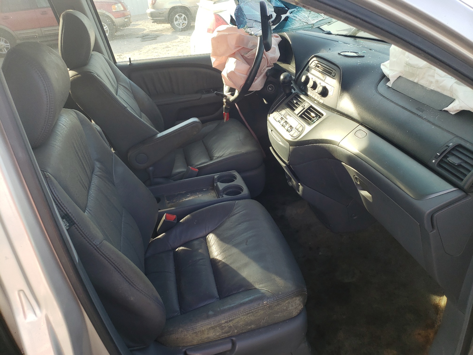 Photo 5 from auction – 2006 HONDA ODYSSEY EX with VIN 5FNRL38636B433203