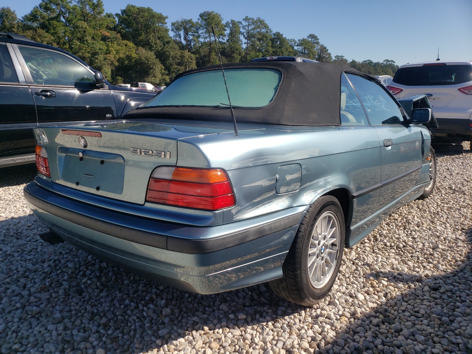 Photo 4 from auction – 1998 BMW 323 IC AUT with VIN WBABJ8329WEM20768