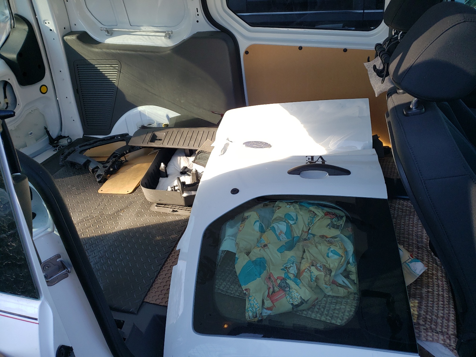 Photo 6 from auction – 2019 FORD TRANSIT CO with VIN NM0LS7E24K1383963