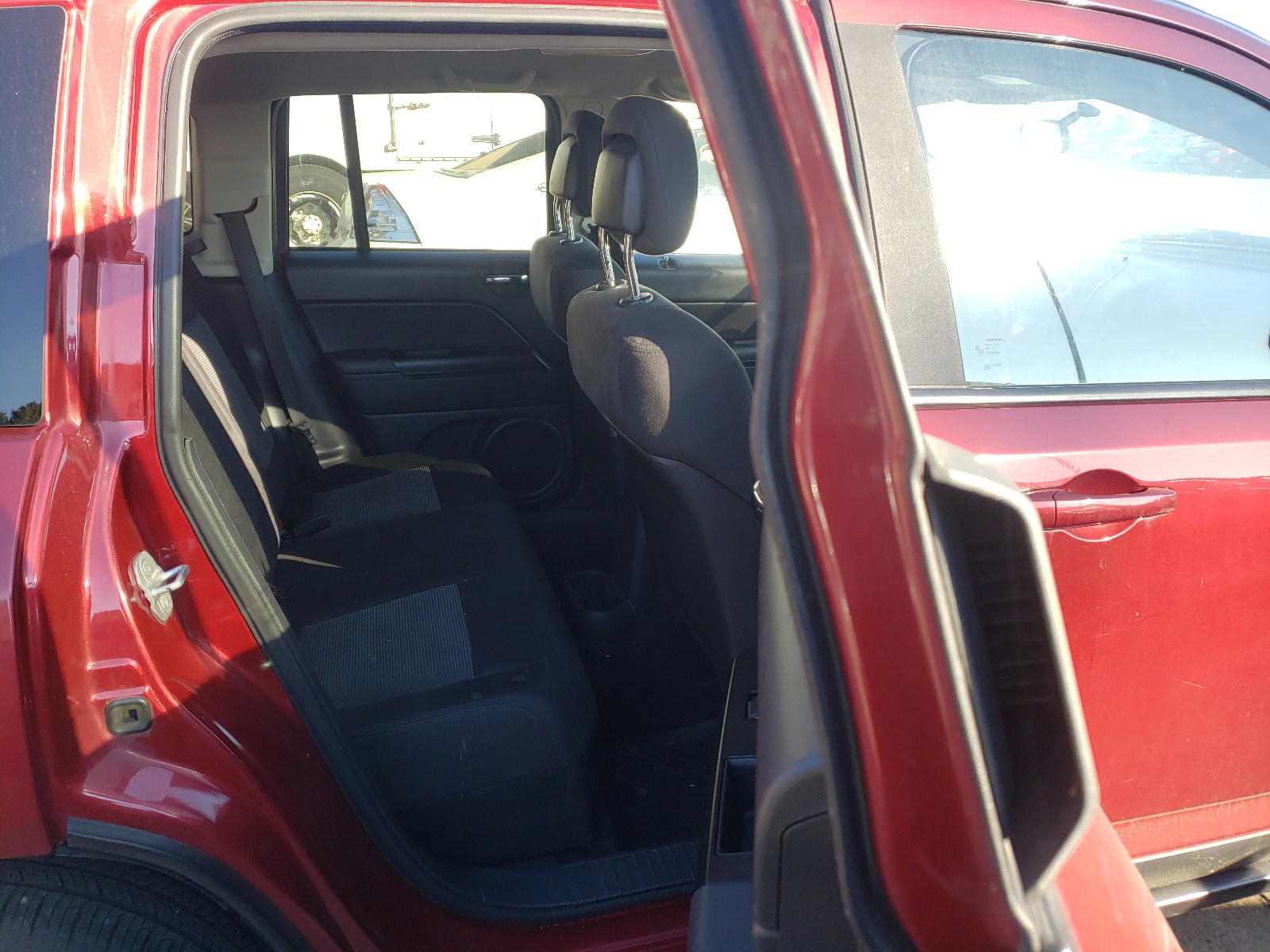 Photo 6 from auction – 2012 JEEP COMPASS SP with VIN 1C4NJDBB6CD591831