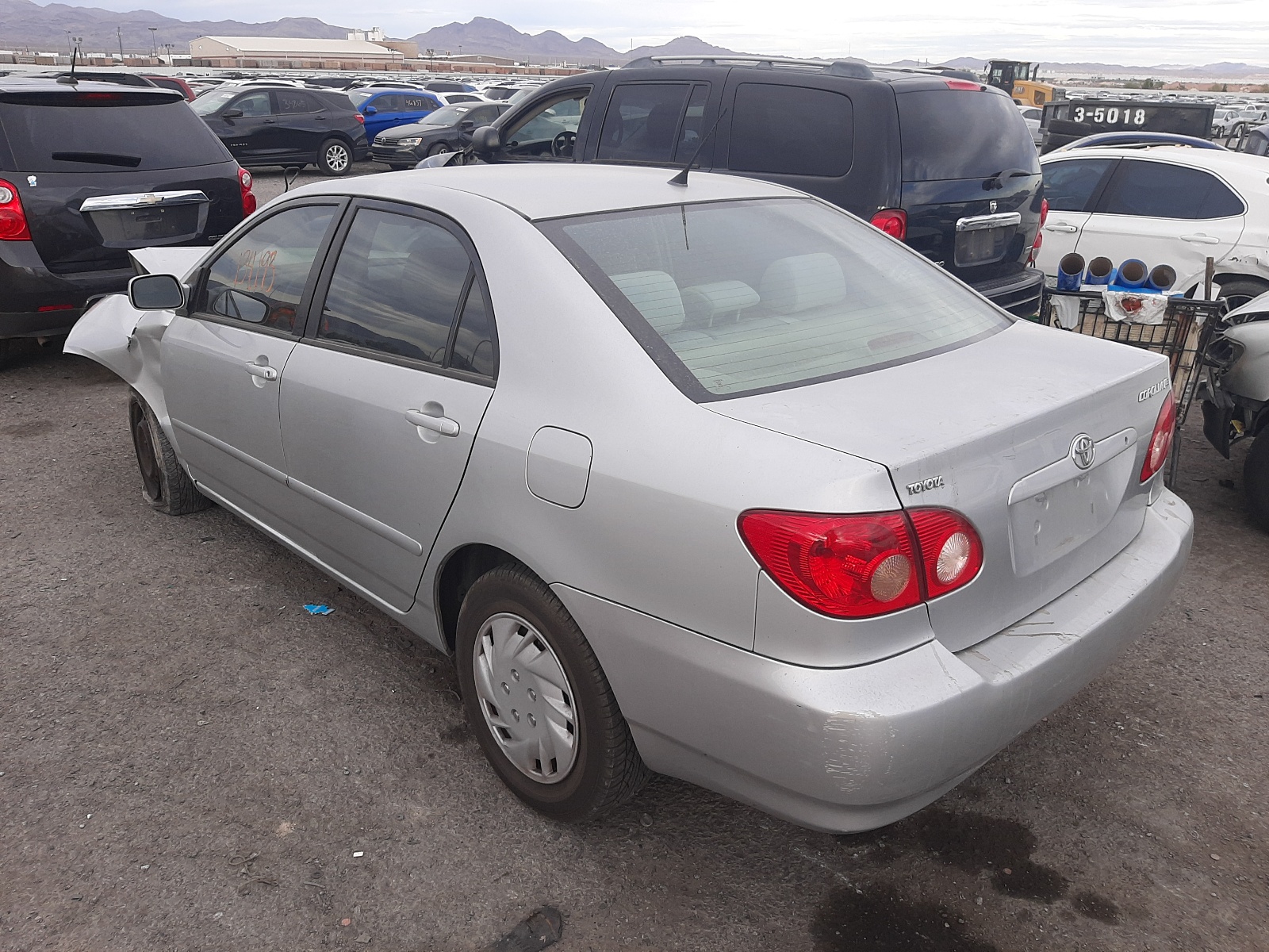 Photo 3 from auction – 2005 TOYOTA COROLLA CE with VIN 1NXBR32E85Z467848